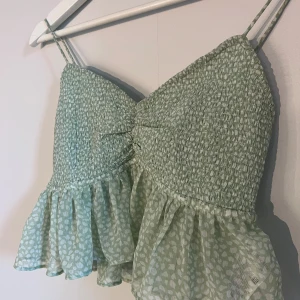 Grön sommartopp - Topp från gina🩷 inga defekter  storlek XS