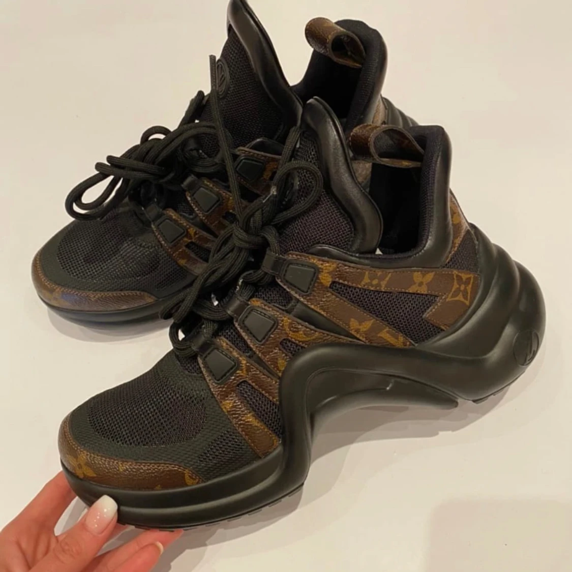 Louis Vuitton Archlight sneakers ÄKTA! 