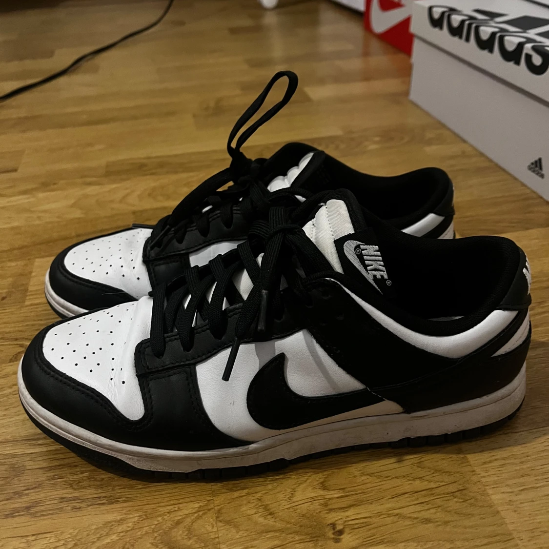 Svartvita sneakers från Nike