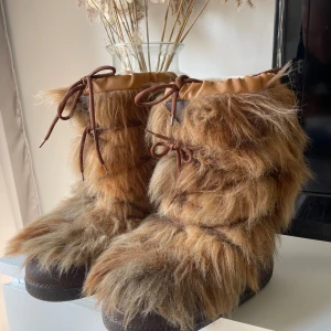 Vinter boots  - Coola vinter boots från vagabond i väldigt bra skick, använda en gång på skidsemester 