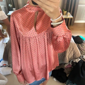 Zara blus - Jättefin blus från zara 