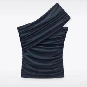 Topp zara - jättefin och endast använd ett fåtal gånger, slutsåld överallt💓passar xs-s