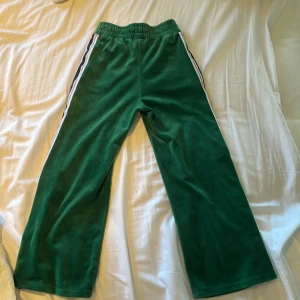 Grönt mjukis sett 🍀💚🥑🐸🥝🦚 - Grönt mjukis sett 💚🥑flickor från 8-10 år ✨super skön 💗🐸