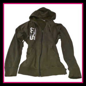 Hoodie🩷 - Jag säljer denna sköna hoodie då den inte kommer till användning💗 skriv gärna vid frågor eller fler bilder!💗