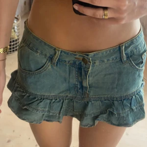 Kjol - SUPERSNYGG!! Tryck gärna köp nu 💕💕