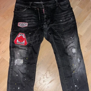 Dsquared2 jeans - Säljer för jag aldrig använder Helt okej skick