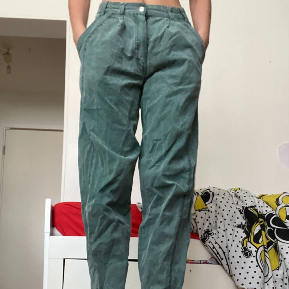 Vintage  (Jag är 169 och dem passar mig nästan perfekt) strl 164. Jeans & Byxor.