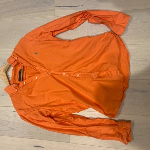 Ralph lauren skjorta - Orange Ralph lauren skjorta använd mycket stl s
