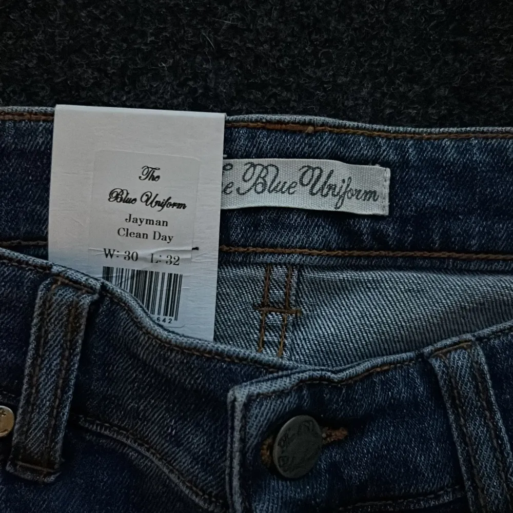 Blåa The Blue Uniform jeans i helt nytt skick! Slim fit. Nypris 1400. Säljes då de ej används längre.. Jeans & Byxor.