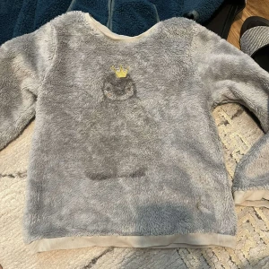 barn tröja - storlek eu 134-140, bra skick , från h&m