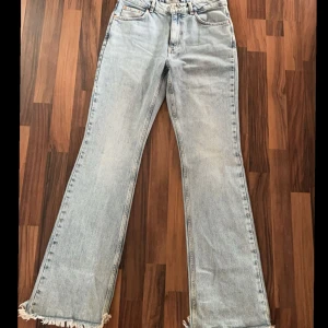 Bootcut jeans - Säljer då jag rensar garderoben 