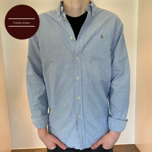 Polo Ralph Lauren Skjorta - Säljer denna feta Polo Ralph Lauren skjortan för endast 399!kr🤩 | inga defekter alls! | perfekt nu när värmen börjar komma! | Passar M | skriv vid frågor och funderingar!😁