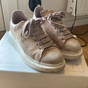 Alexander McQueen skor - Riktigt snygga mocka skor i storlek 40/41