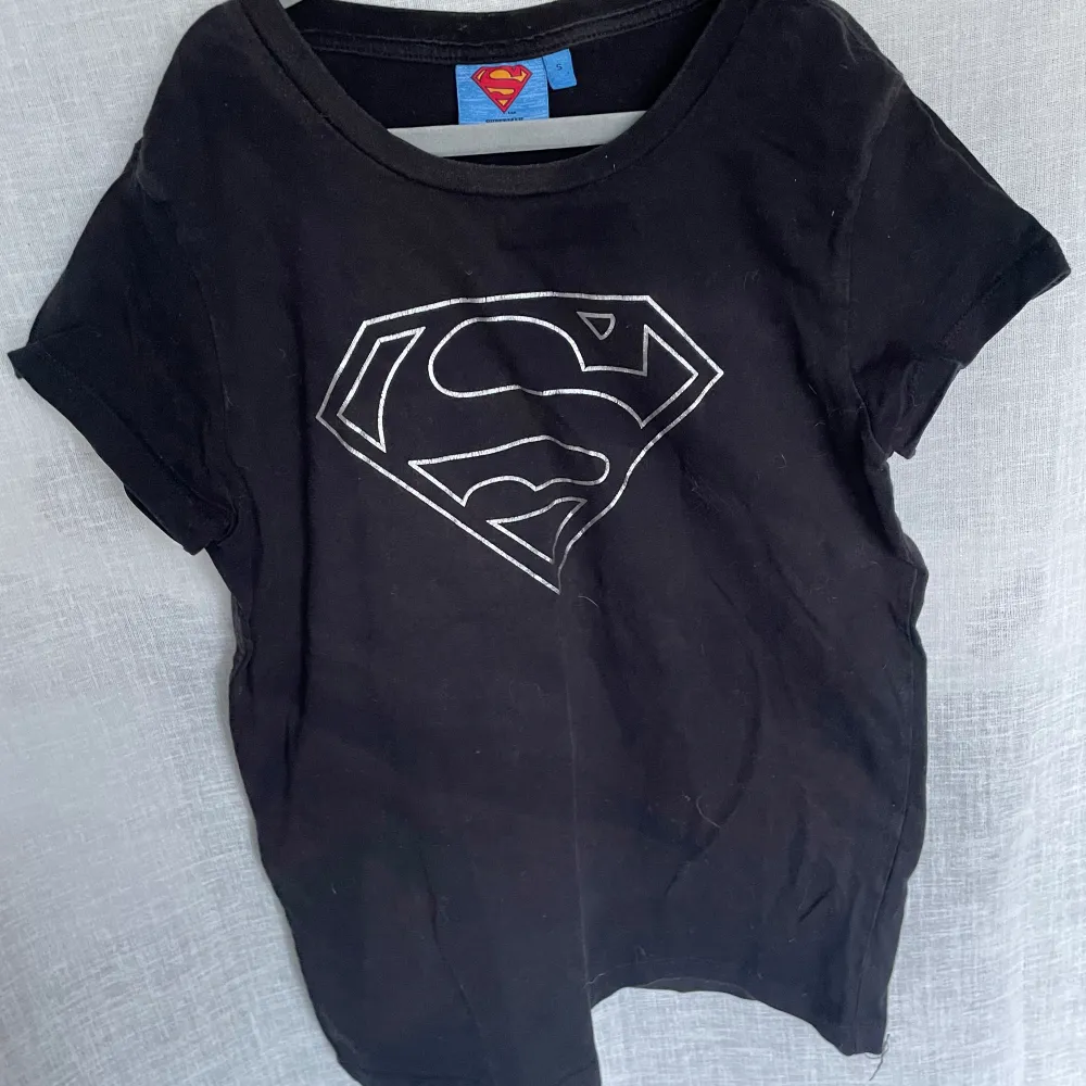 Cool SUPERMAN t-shirt i bra skick. T-shirts.