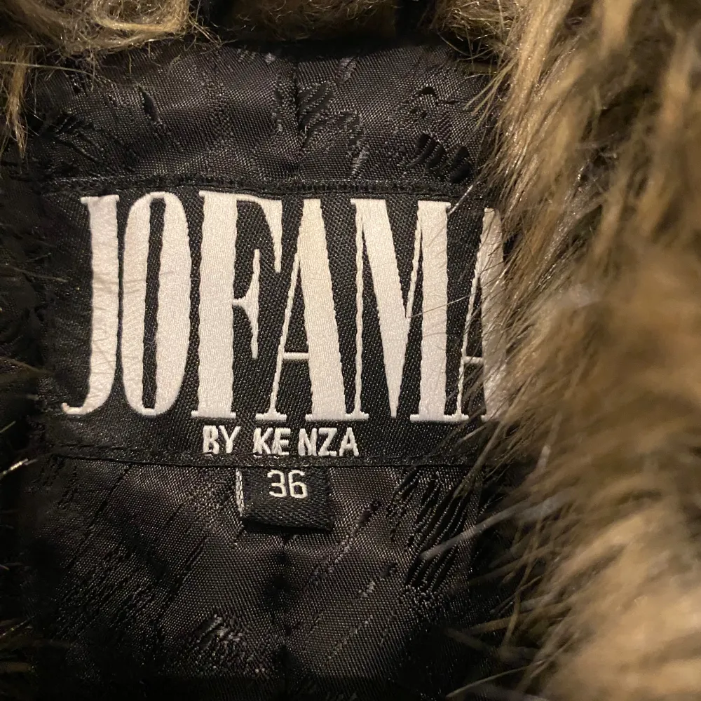Säljer en svart Jofama by Kenza skinnjacka i st 36 mycket bra skick.. Jackor.