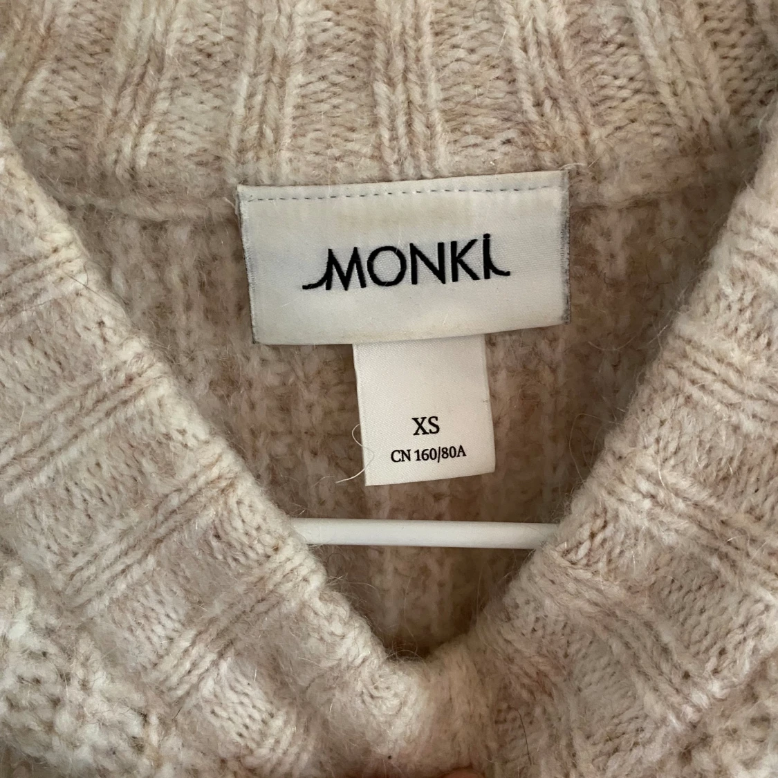 Stickad tjocktröja  - 91