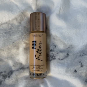Pro filter - Dupe på Charlotte tilbury, Ifrån technic  Aldrig använd, Nypris 90kr mitt pris 60kr Färgen Medium Cool