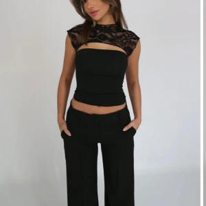 Venderbys topp - Helt ny topp från Venderbys i storlek XS/S. Köpt för 610 kr och är slutsåld på hemsidan. Frakt ingår inte.💕