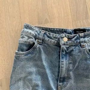 Säljer dessa blå jeans i storlek EU-28/32! 