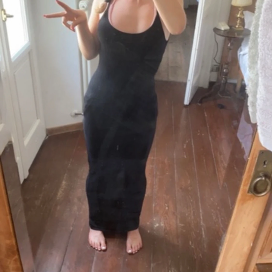 SVART LÅNGKLÄNNING - 92