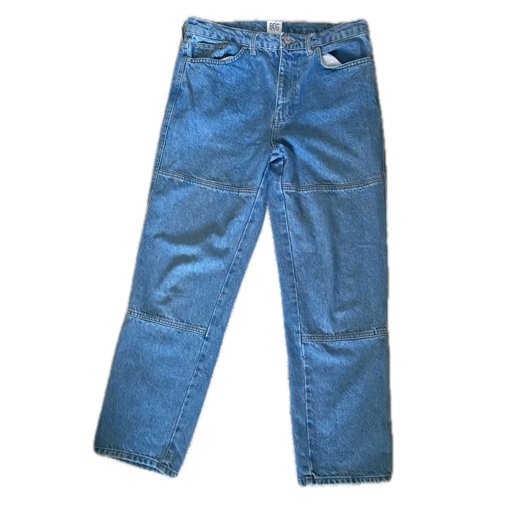 Baggy/straight jeans från Urban outfitters! Storlek: 30x32, bra skick! . Jeans & Byxor.