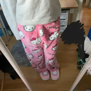 Jättesköna hello Kitty pyjamasbyxor i storlek S/M🩷 