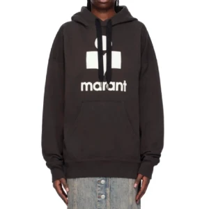 Isabel marant hoddie - Säljer nu en jättefin isabel marant hoddie! Den är i bra skick och är i storlek 38, vilket motsvarar s/m. Nypris är ca 3500. Hör av er vid frågor💕