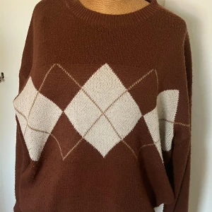 Rutig tjocktröja  - Supersöt tjocktröja i gott skick från yesstyle! Materialet är mysigt och den är lite ovetsized, kan skicka fler bilder vid dm!💞