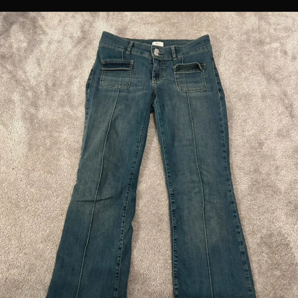 Super snygga vintage jeans från Nelly. Aldrig använda och i bra skick! Storlek 38. Pris går att diskutera! . Jeans & Byxor.