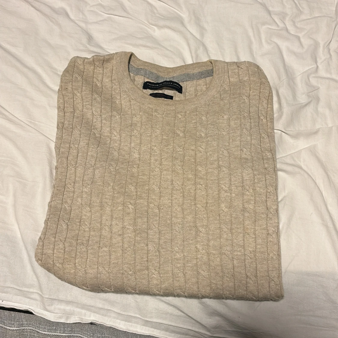 Beige stickad tröja från Jack & Jones