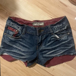 Lågmidjade jeansshorts  - Säljer dessa fina shorts❤️