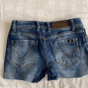 Lågmidjade shorts  - Dragkedjan är sönder men allt annat är bra💕