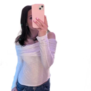 Vit off-shoulder topp - I mycket bra skick! 