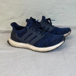 Adidas ultraboost  - Adidas ultraboost i storlek 40.