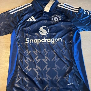 Bruno fernandes - Bruno man utd tröja 24/25, andra ställ väldigt bra skick 