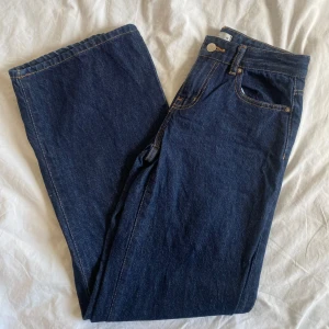 gina tricot low wide jeans - wide jeans från gina tricot, använda 2 gånger