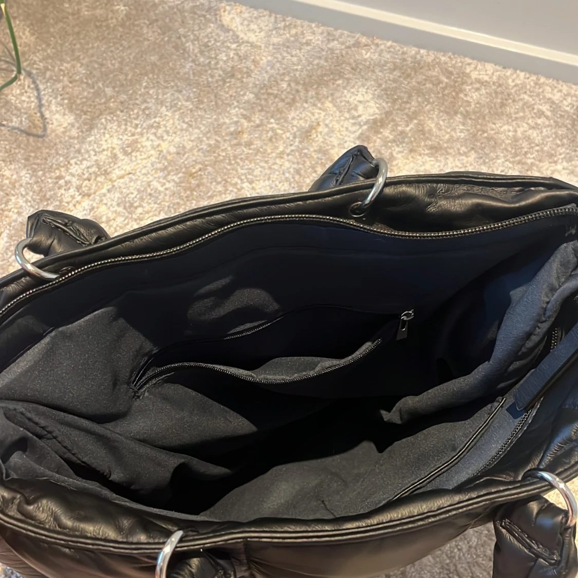 En helt oanvänd väska  - 91