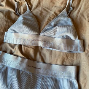 Lounge set💕 - Ljusblått lounge set🤗 jätte gulligt och skönt material men kommer ej till användning för att överdelen är för liten för mig💗