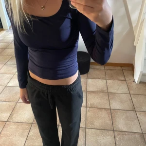 Tunn långärmad! - Jättefin långärmad med en urringning!