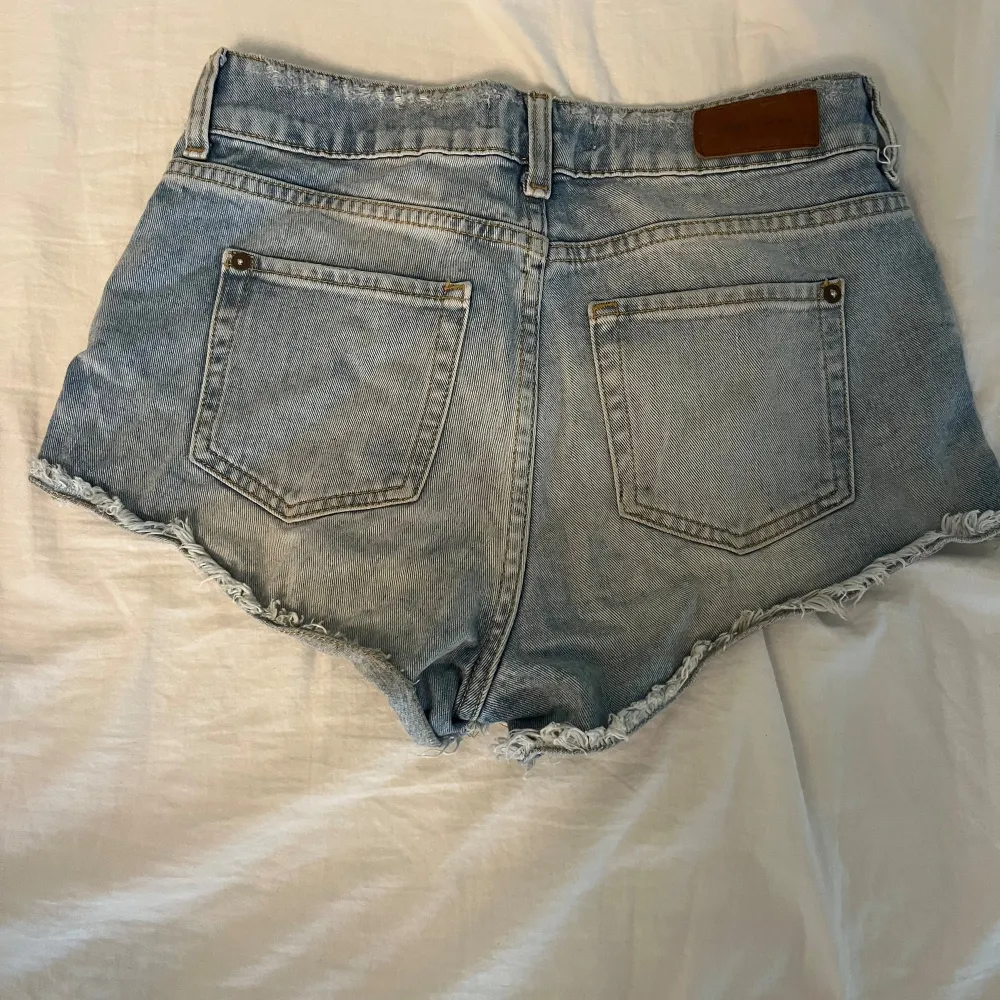 Jeansshorts i storlek 34💕Pris kan diskuteras!. Shorts.