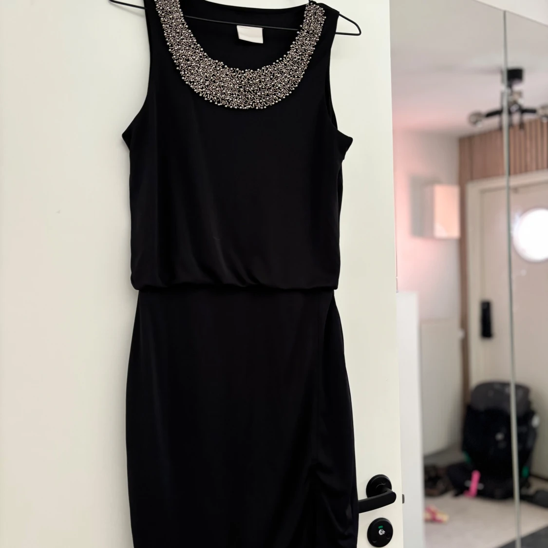 Klänning med pärlor 