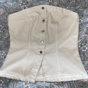 Jeanstopp - Beige Jeanstopp från hm aldrig använd med prislapp kvar 