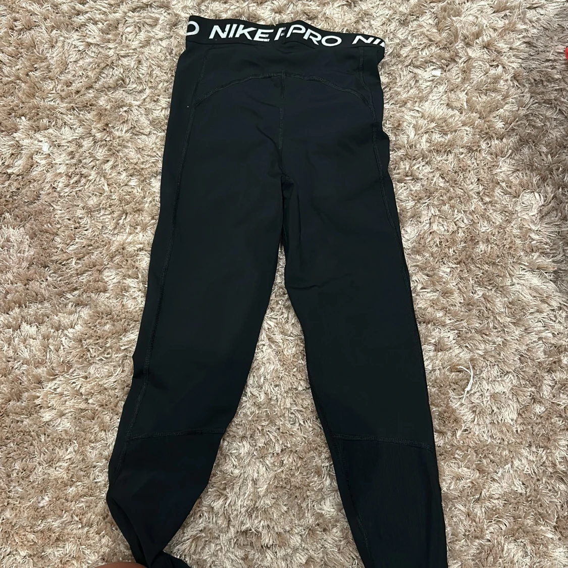 Svarta Nike Pro leggings - 90