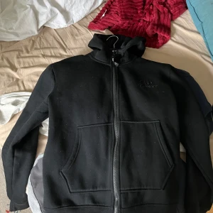 Cp company hoodie  - Säljer nu min cp company hoodie för jag inte använder den längre.