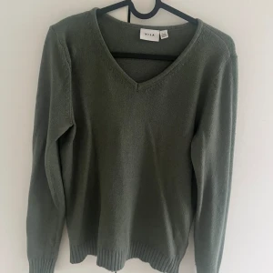 Stickad tröja  - Jätte skönt material, inga tecken på användning💕