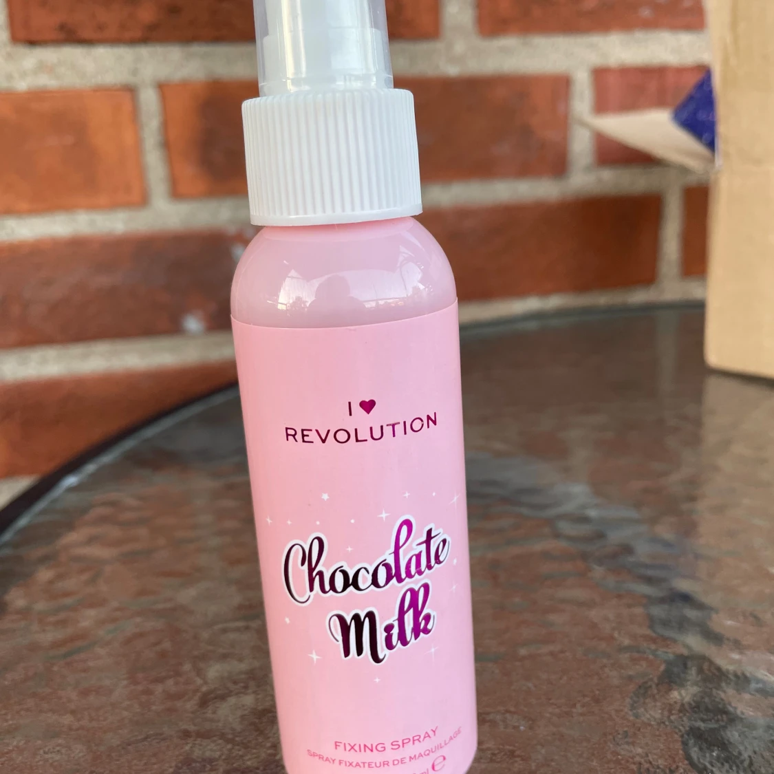 Makeup Revolution Fixing spray. 100 ml