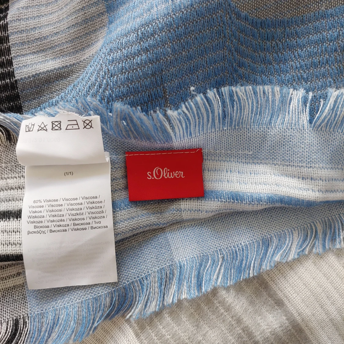 Rutig halsduk från s.Oliver - 2