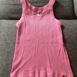 Rosa Linne - Linne i fint skick, andvänt ett fåtal gånger. 