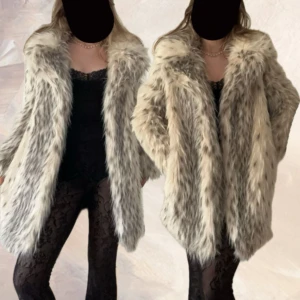 Vintage pälsjacka - Skitsnygg vintage y2k pälsjacka köpt second hand. I bra skick!