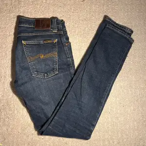 Tja, säljer dessa riktigt feta Nudie jeans. Nypris är ish 1600kr, mitt pris 349kr! Hlr av dig vid minsta fråga! //Nils
